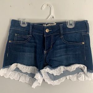 Altar’d State Size 26/3 Denim Shorts